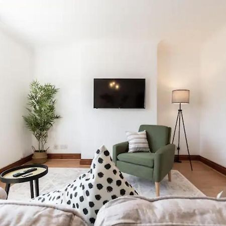 Metropolitan - 2 Bed, Private Parking Apartment, Great Commercial Home From Home Stay! Southampton Exterior photo
