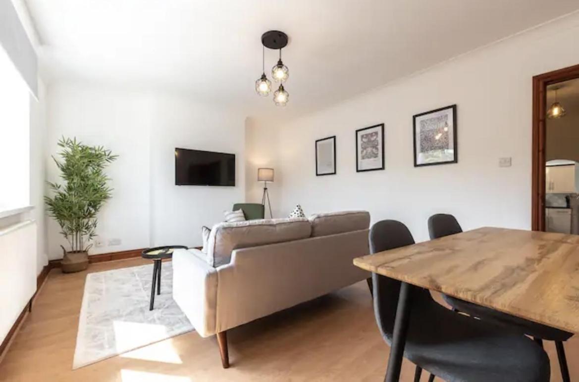 Metropolitan - 2 Bed, Private Parking Apartment, Great Commercial Home From Home Stay! Southampton Exterior photo